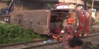 ফেনীতে যাত্রীবাহী বাসে ট্রেনের ধাক্কা, নিহত ৩