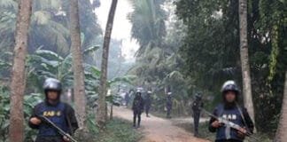 সিরাজগঞ্জে র্যাবের অভিযান, ৪ জঙ্গির আত্মসমর্পণ